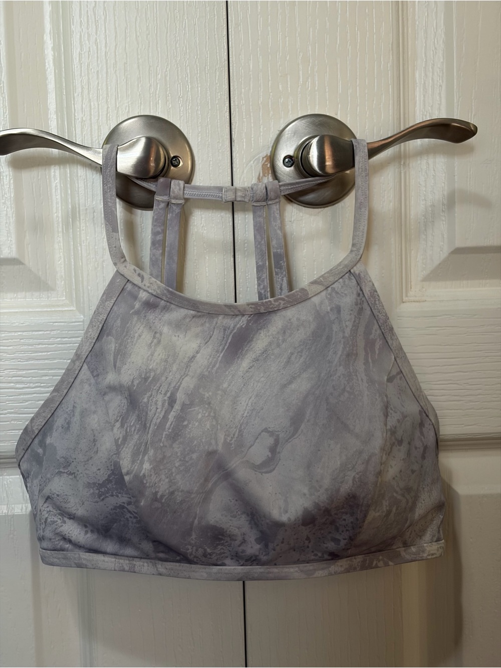 Lululemon High Neck Strappy Back Sports Bra Size 6 Marble Gray